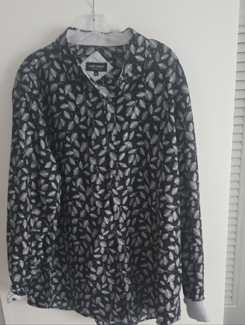 Alex Vando Black Leaf-Print Dress Shirt